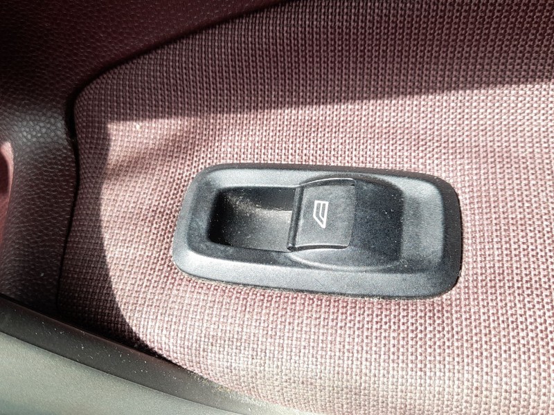 Recambio de mando elevalunas delantero derecho para ford fiesta vi (cb1, ccn) 1.6 tdci referencia OEM IAM 1823466  