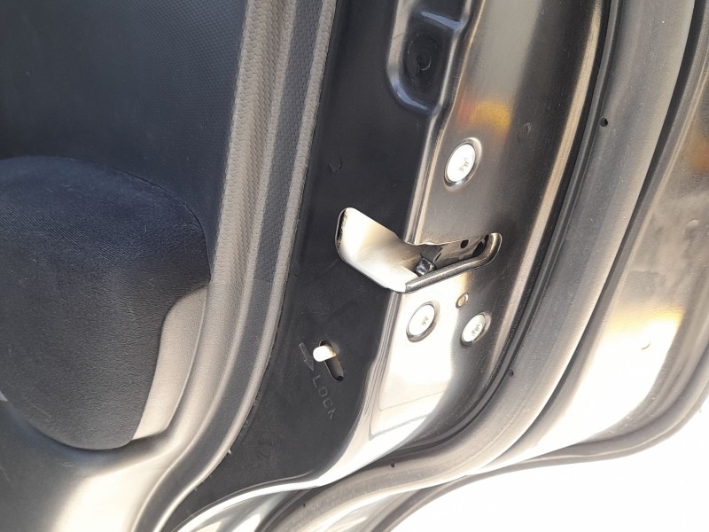 Recambio de cerradura puerta trasera derecha para mitsubishi outlander ii (cw_w) 2.2 di-d 4wd referencia OEM IAM MN145876  