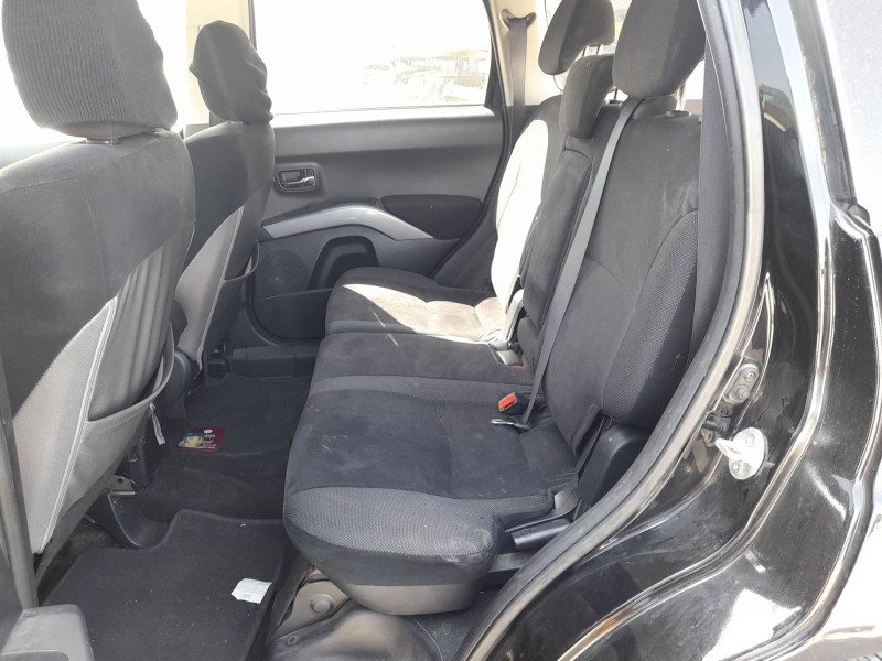 Recambio de asientos traseros para mitsubishi outlander ii (cw_w) 2.2 di-d 4wd referencia OEM IAM   