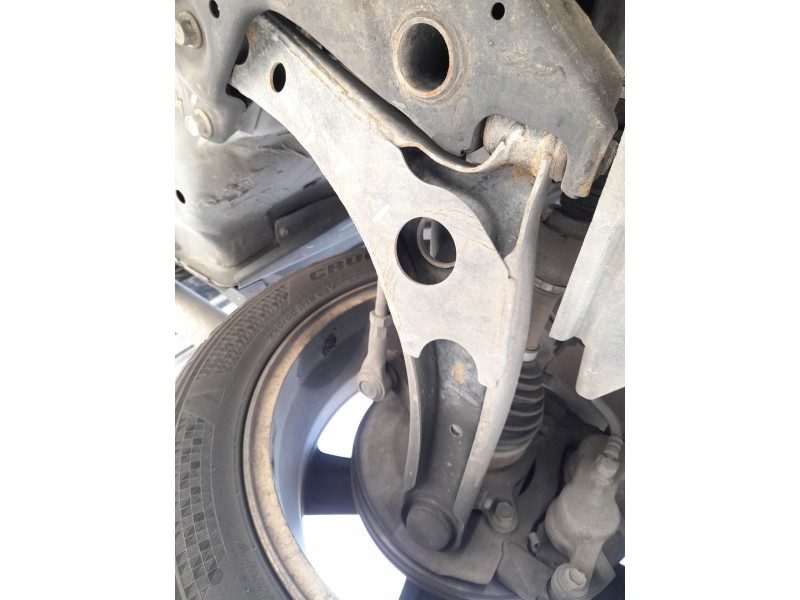 Recambio de brazo suspension inferior delantero izquierdo para mitsubishi outlander ii (cw_w) 2.2 di-d 4wd referencia OEM IAM 40