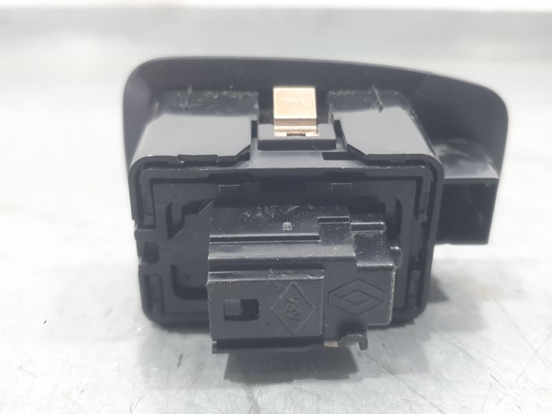 Recambio de mando elevalunas delantero derecho para mitsubishi colt 100t motion referencia OEM IAM 254013877R  