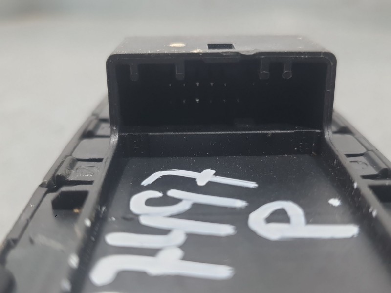 Recambio de mando elevalunas delantero izquierdo para mitsubishi colt 100t motion referencia OEM IAM MQ000767 C/MANDO RETROVISOR