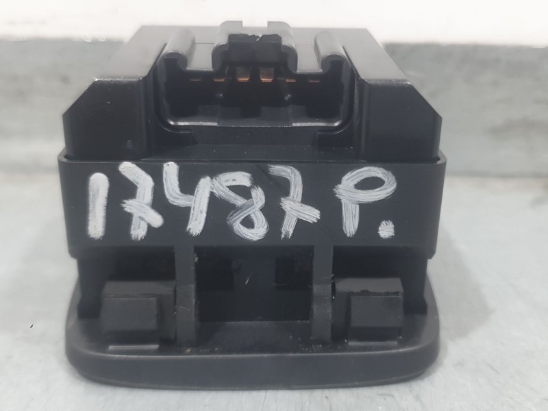 Recambio de mando elevalunas delantero izquierdo para mazda mx-5 ii (nb) 1.6 16v (nb6c) referencia OEM IAM NC726635002 C8HD10602