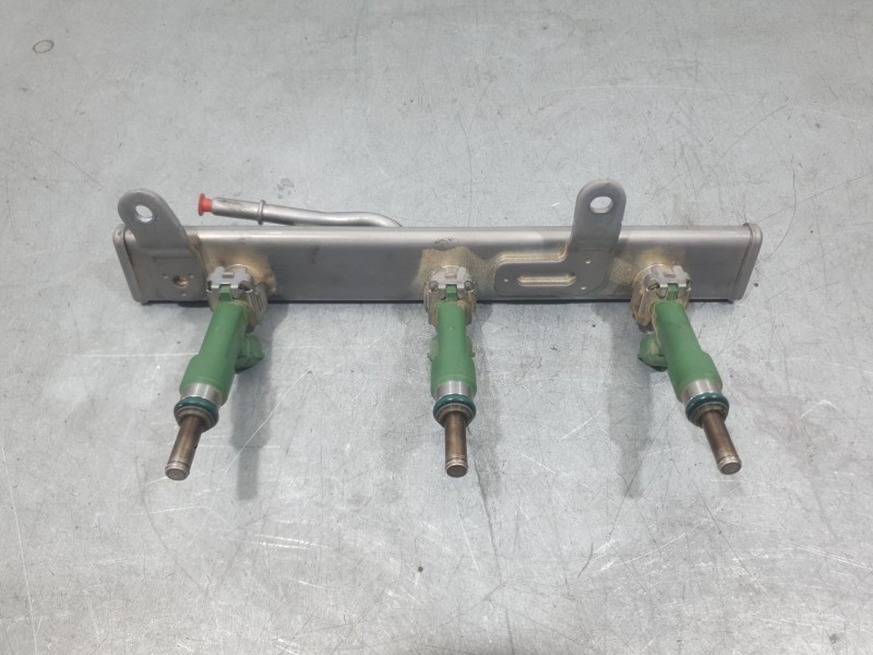 Recambio de rampa inyectora para mitsubishi colt 100t motion referencia OEM IAM 175204021R  