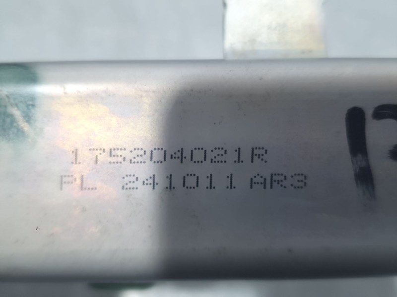 Recambio de rampa inyectora para mitsubishi colt 100t motion referencia OEM IAM 175204021R  