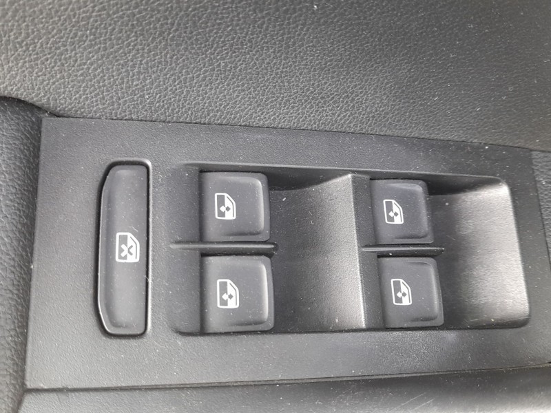 Recambio de mando elevalunas delantero izquierdo para skoda octavia iii (5e3, nl3, nr3) 1.5 tsi referencia OEM IAM 5E0959857AWHS