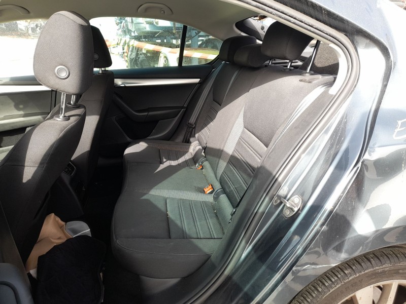Recambio de asientos traseros para skoda octavia iii (5e3, nl3, nr3) 1.5 tsi referencia OEM IAM   