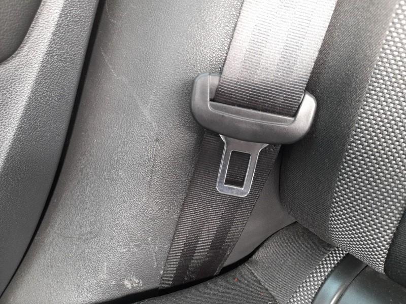 Recambio de cinturon seguridad trasero derecho para skoda octavia iii (5e3, nl3, nr3) 1.5 tsi referencia OEM IAM 5E5857447BRAA  