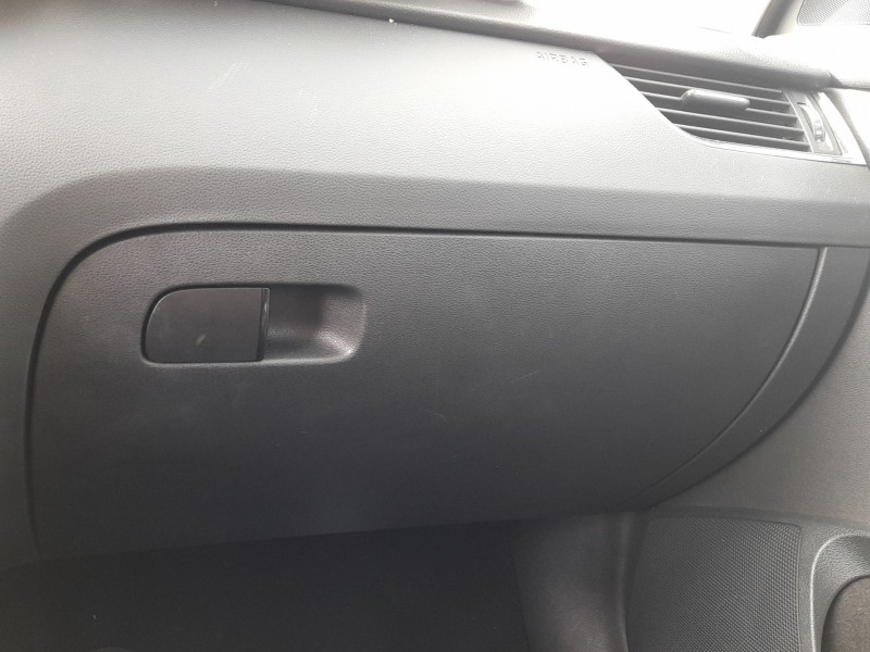 Recambio de guantera para skoda octavia iii (5e3, nl3, nr3) 1.5 tsi referencia OEM IAM 5E1857083B9B9  