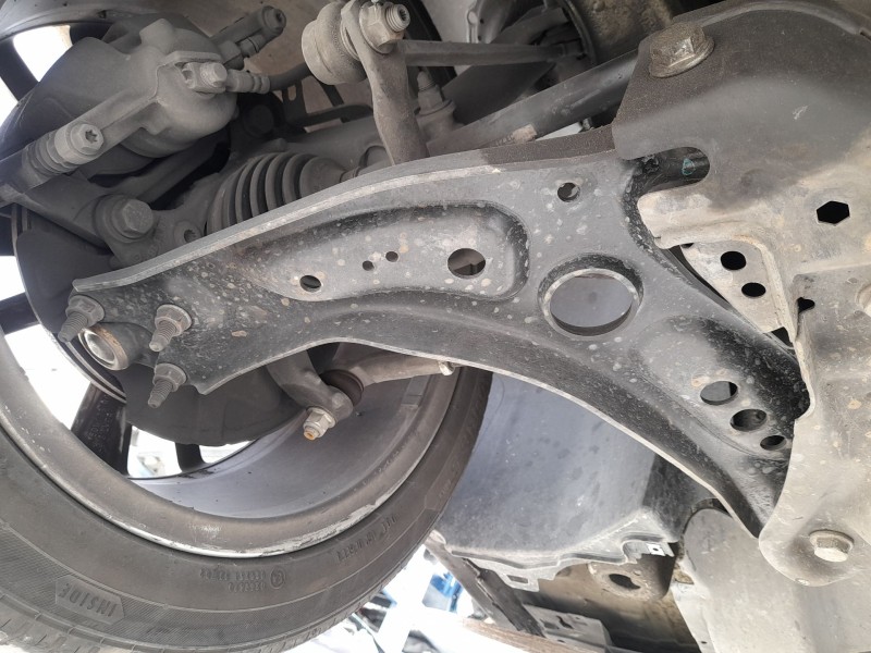 Recambio de brazo suspension inferior delantero derecho para skoda octavia iii (5e3, nl3, nr3) 1.5 tsi referencia OEM IAM 5WA407