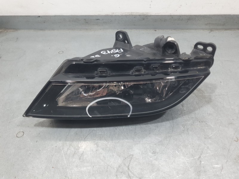 Recambio de faro antiniebla derecho para seat toledo iv (kg3) 1.6 tdi referencia OEM IAM 6J9941702A 1NE01107702 HELLA