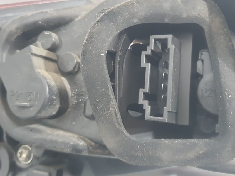 Recambio de piloto trasero derecho exterior para seat toledo iv (kg3) 1.6 tdi referencia OEM IAM 6JH945096B 2SD01114002AC HELLA