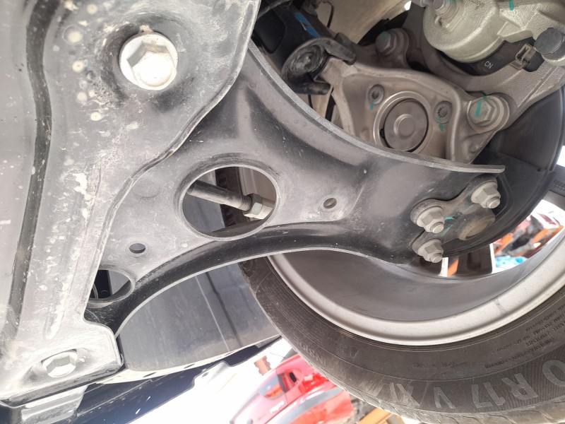 Recambio de brazo suspension inferior delantero derecho para mg mg 4 (eh32) ev referencia OEM IAM 10892052  