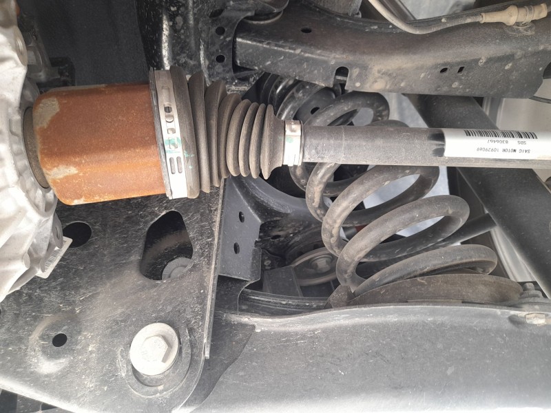 Recambio de transmision trasera izquierda para mg mg 4 (eh32) ev referencia OEM IAM 11643315  