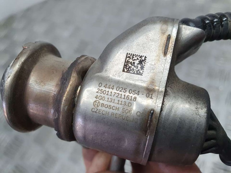 Recambio de inyector adblue para audi q7 (4m) 3.0 tdi quattro referencia OEM IAM 4G0131113D 0444025054 BOSCH