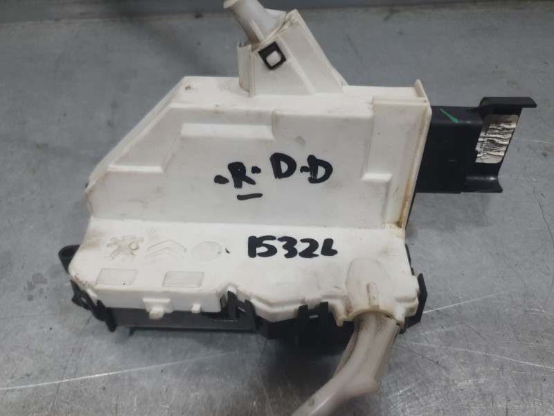 Recambio de cerradura puerta delantera derecha para citroën berlingo station wagon xtr plus referencia OEM IAM PSA828405 A01851 