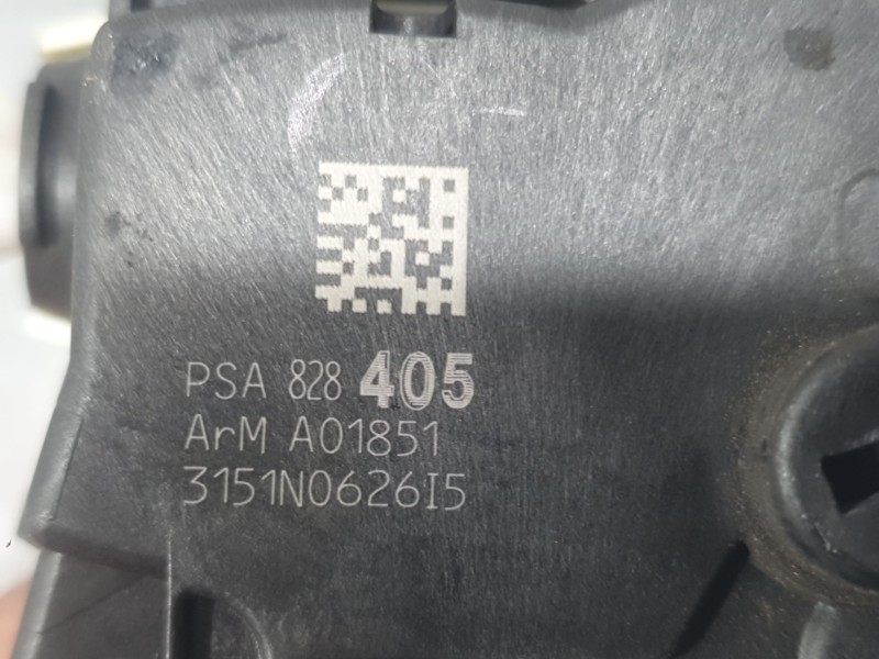 Recambio de cerradura puerta delantera derecha para citroën berlingo station wagon xtr plus referencia OEM IAM PSA828405 A01851 