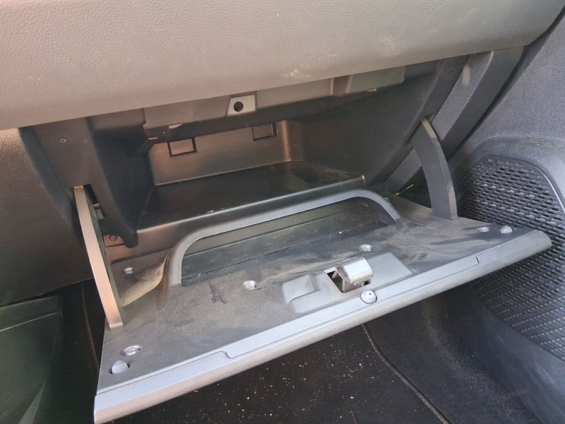 Recambio de guantera para dacia duster (hm_) 1.0 tce 100 (hmmt) referencia OEM IAM 682527161R  