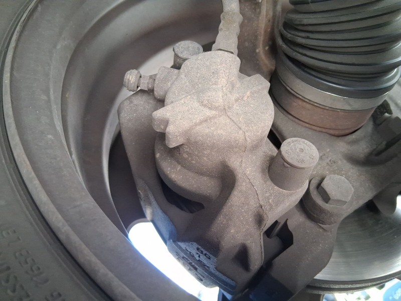 Recambio de pinza freno delantera derecha para dacia duster (hm_) 1.0 tce 100 (hmmt) referencia OEM IAM 7701208333  