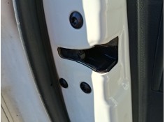 Recambio de cerradura puerta delantera izquierda para ssangyong tivoli 1.6 xdi 160 referencia OEM IAM 7121035021  