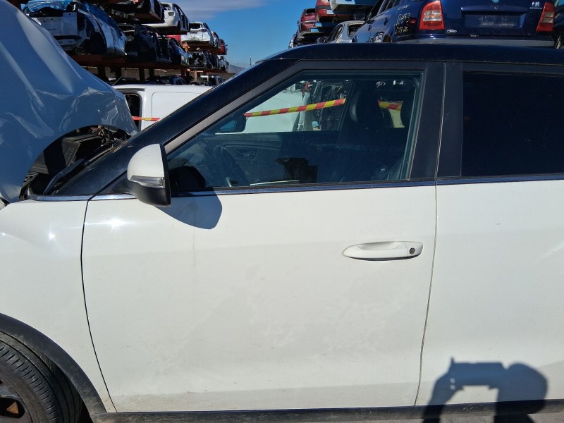 Recambio de puerta delantera izquierda para ssangyong tivoli 1.6 xdi 160 referencia OEM IAM 6201135004  