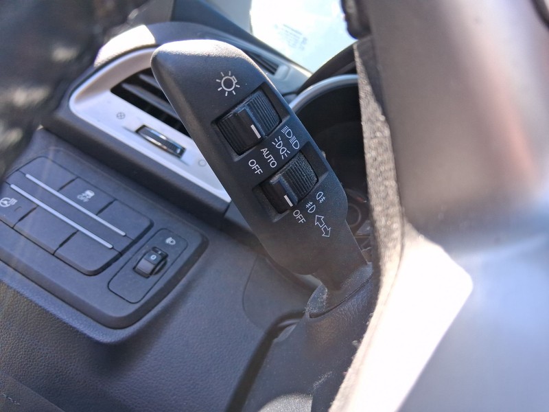 Recambio de mando luces y limpia para ssangyong tivoli 1.6 xdi 160 referencia OEM IAM 8591035400  