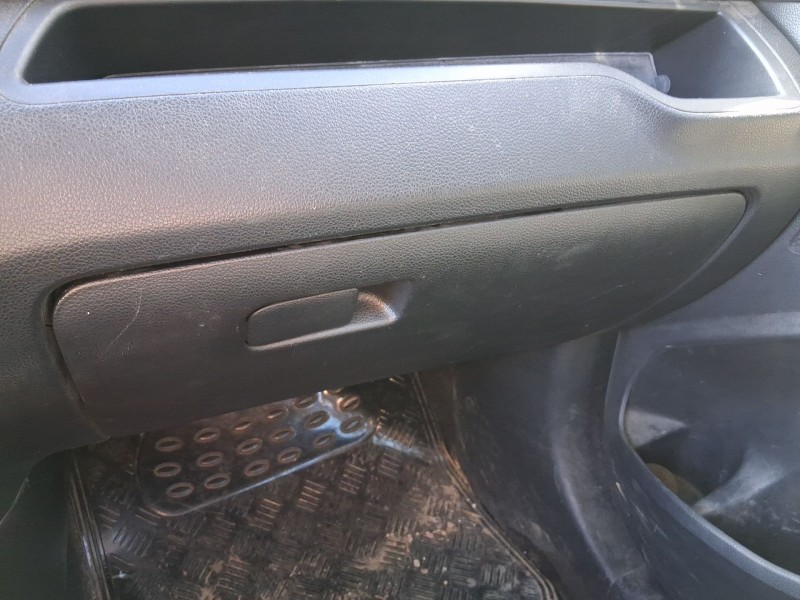 Recambio de guantera para ssangyong tivoli 1.6 xdi 160 referencia OEM IAM 7772035101LBH  