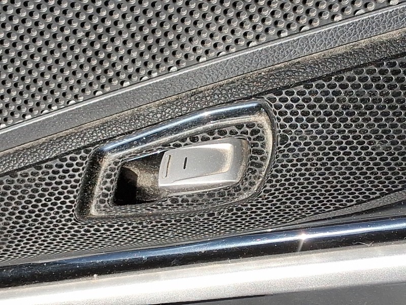 Recambio de mando elevalunas delantero derecho para ssangyong tivoli 1.6 xdi 160 referencia OEM IAM 8585035000  