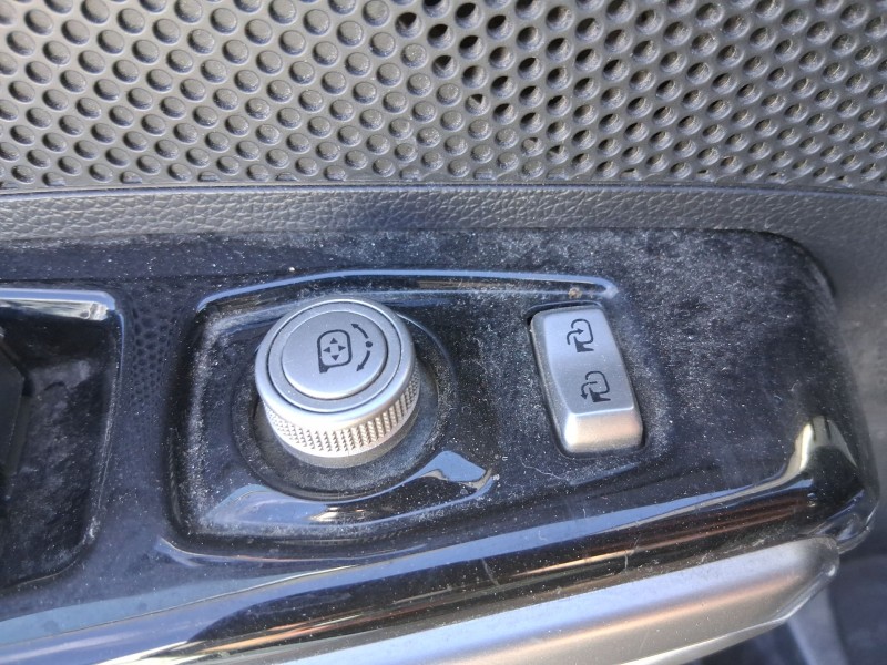 Recambio de mando elevalunas delantero izquierdo para ssangyong tivoli 1.6 xdi 160 referencia OEM IAM 8581135100 C/MANDO RETROVI