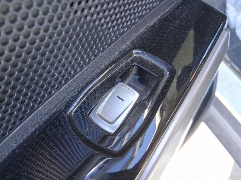 Recambio de mando elevalunas trasero izquierdo para ssangyong tivoli 1.6 xdi 160 referencia OEM IAM 8585035000  