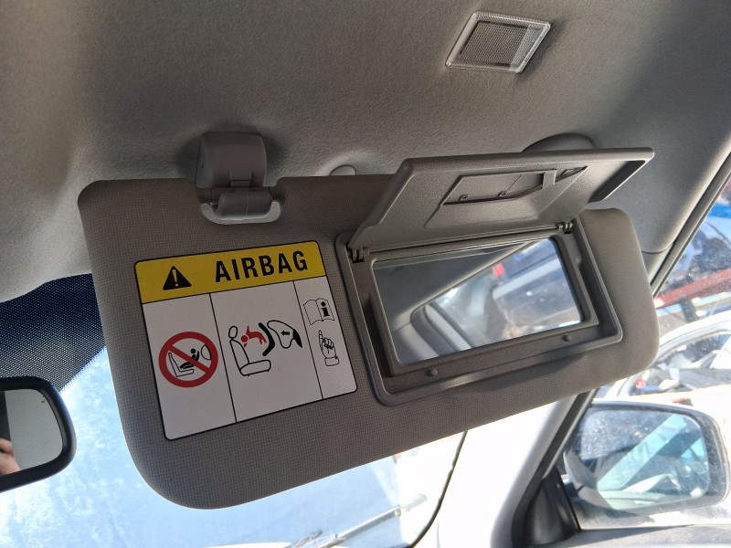 Recambio de parasol derecho para ssangyong tivoli 1.6 xdi 160 referencia OEM IAM 7612035100LBH  