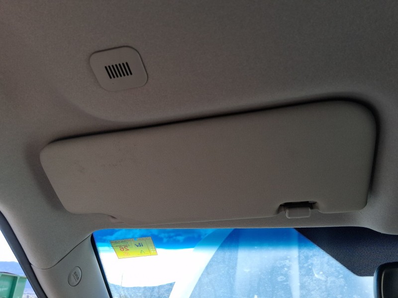 Recambio de parasol izquierdo para ssangyong tivoli 1.6 xdi 160 referencia OEM IAM 7611035100LBH  