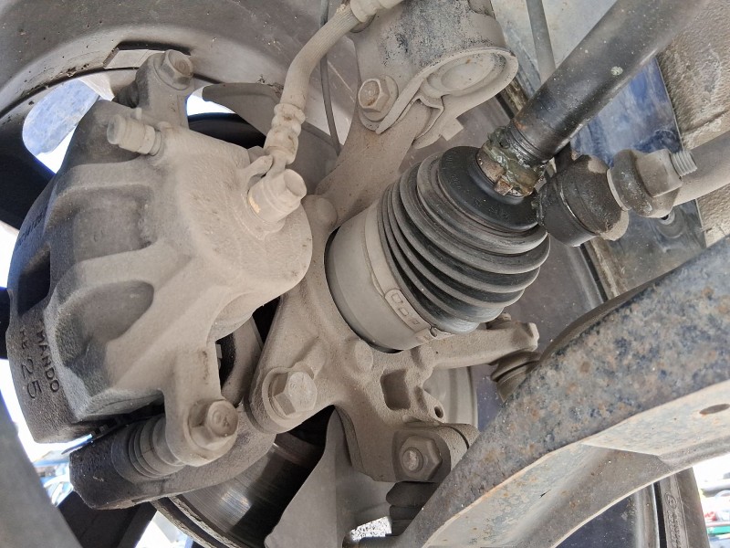 Recambio de mangueta delantera derecha para ssangyong tivoli 1.6 xdi 160 referencia OEM IAM 4122035000  