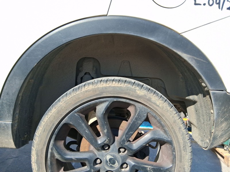 Recambio de plastico pase rueda tras. izq. para ssangyong tivoli 1.6 xdi 160 referencia OEM IAM 7971035002  