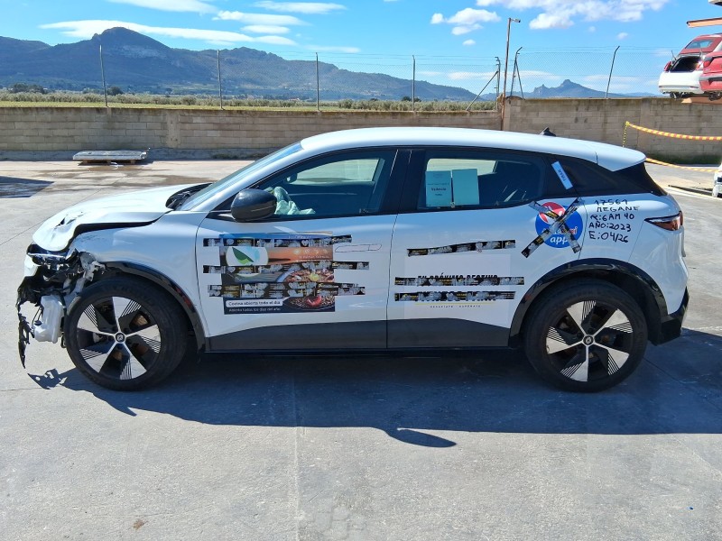 renault megane e-tech suv del año 2023