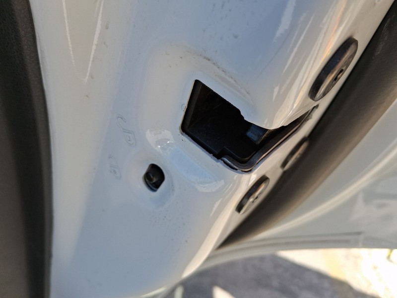 Recambio de cerradura puerta trasera derecha para renault megane e-tech suv ev60 referencia OEM IAM 825024990R  