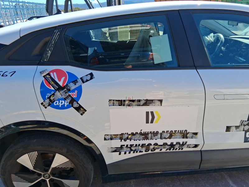 Recambio de puerta trasera derecha para renault megane e-tech suv ev60 referencia OEM IAM 821009594R  