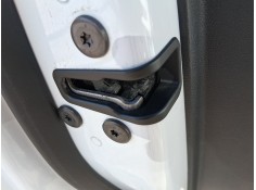 Recambio de cerradura puerta delantera izquierda para renault megane e-tech suv ev60 referencia OEM IAM 805030608R  