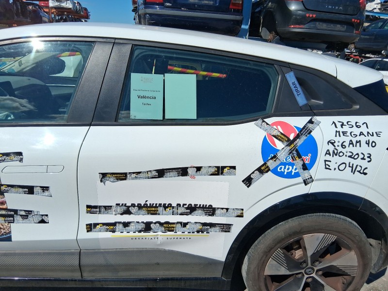 Recambio de puerta trasera izquierda para renault megane e-tech suv ev60 referencia OEM IAM 821018090R  