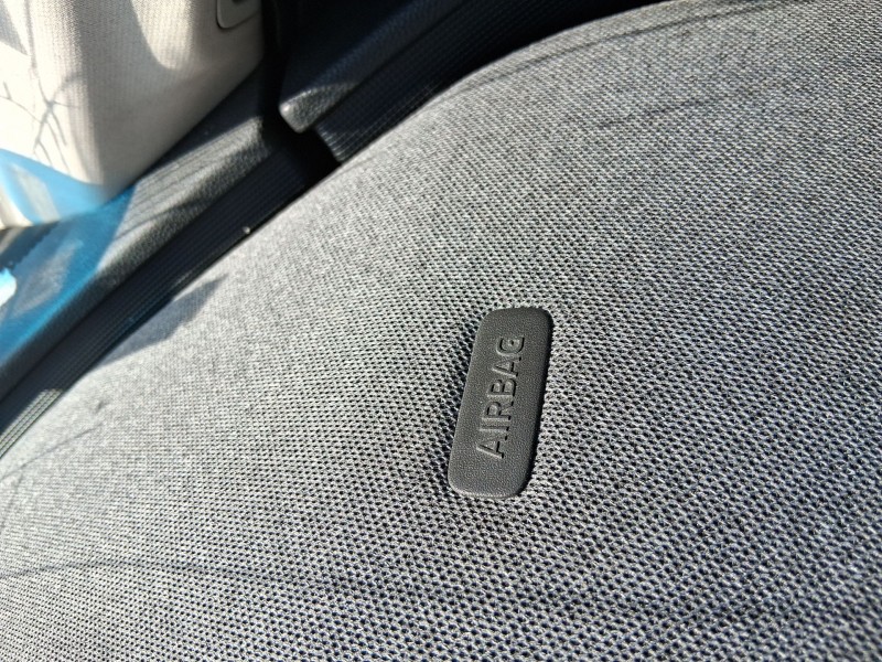 Recambio de airbag delantero derecho para renault megane e-tech suv ev60 referencia OEM IAM 985155575R  