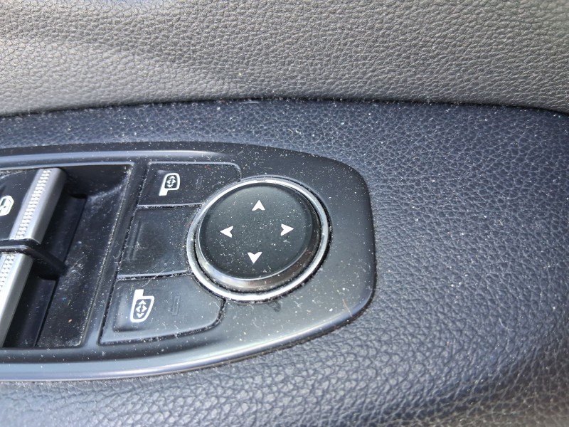 Recambio de mando elevalunas delantero izquierdo para renault megane e-tech suv ev60 referencia OEM IAM 254105717R  