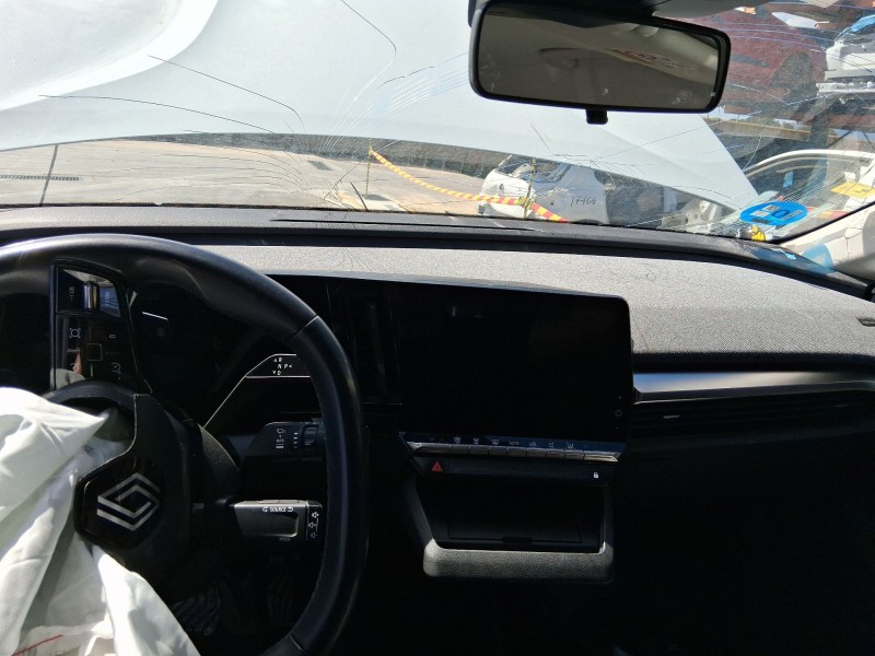 Recambio de salpicadero para renault megane e-tech suv ev60 referencia OEM IAM 681002103R  