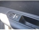 Recambio de mando elevalunas trasero derecho para renault megane e-tech suv ev60 referencia OEM IAM 254201060R  