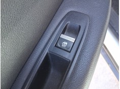 Recambio de mando elevalunas trasero izquierdo para renault megane e-tech suv ev60 referencia OEM IAM 254201060R  