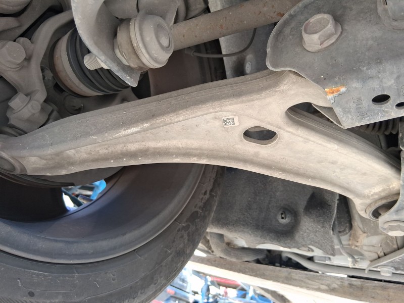 Recambio de brazo suspension inferior delantero derecho para renault megane e-tech suv ev60 referencia OEM IAM 545005MZ0A  