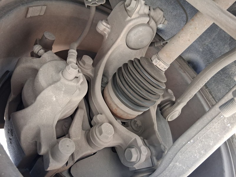 Recambio de mangueta delantera derecha para renault megane e-tech suv ev60 referencia OEM IAM 400145MZ1A  