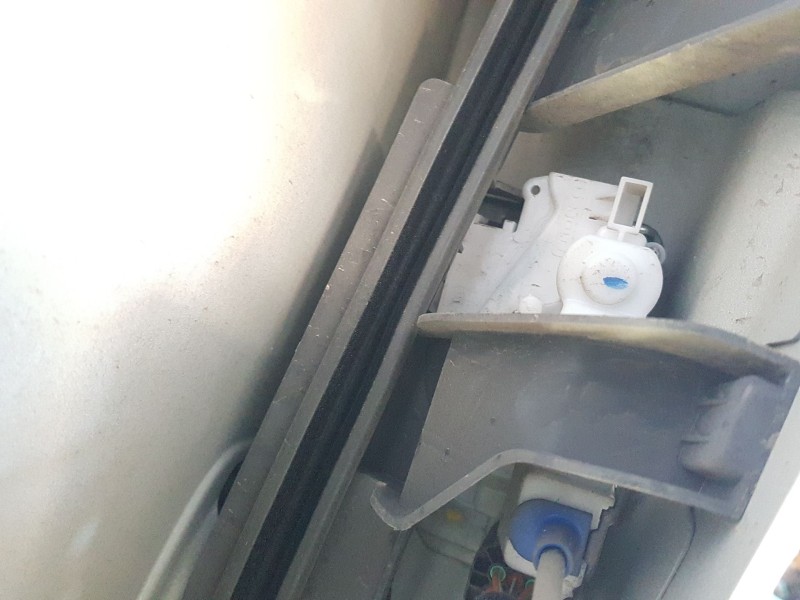 Recambio de cerradura puerta delantera izquierda para fiat doblo cargo (263_) 1.3 d multijet (263wxu1a) referencia OEM IAM 51975