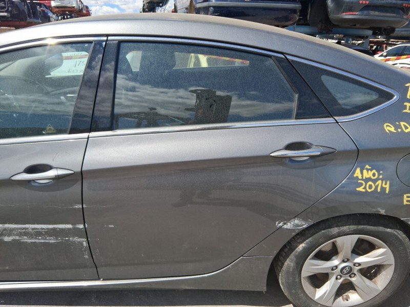 Recambio de puerta trasera izquierda para hyundai i40 i (vf) 1.7 crdi referencia OEM IAM 770033Z300 TOCADA 
