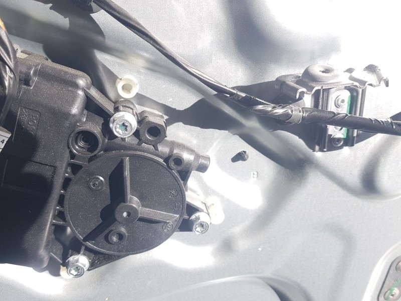 Recambio de elevalunas delantero derecho para hyundai ix20 (jc) 1.6 crdi referencia OEM IAM 824811K000  