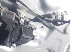 ELEVALUNAS DELANTERO DERECHO 824811K000 